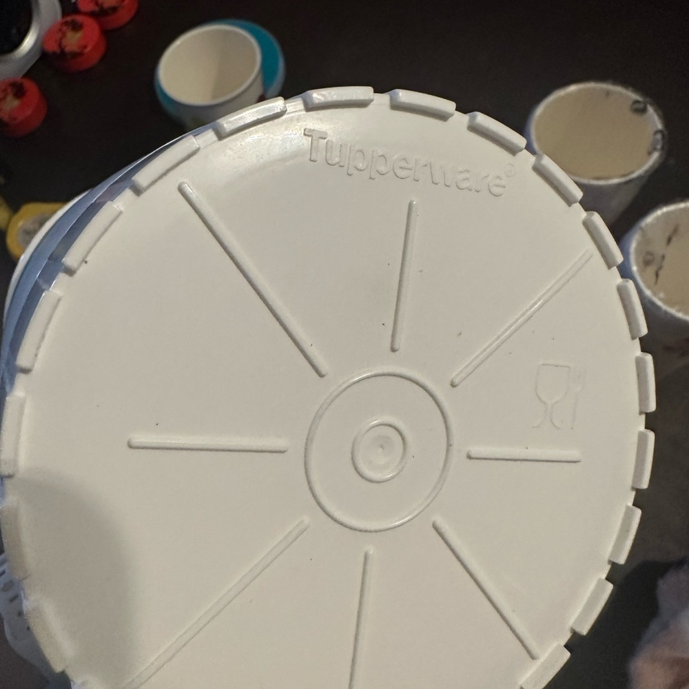 Daisy Tupperware set - Picture 5 of 10